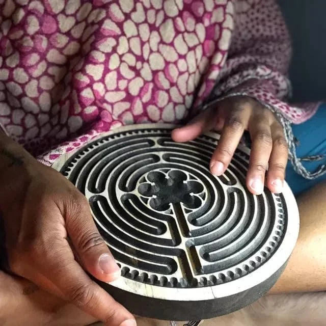 APODESS Finger Labyrinth Wooden Handmade Traditional Stress Relief Toy for All Ages - Light Luxury